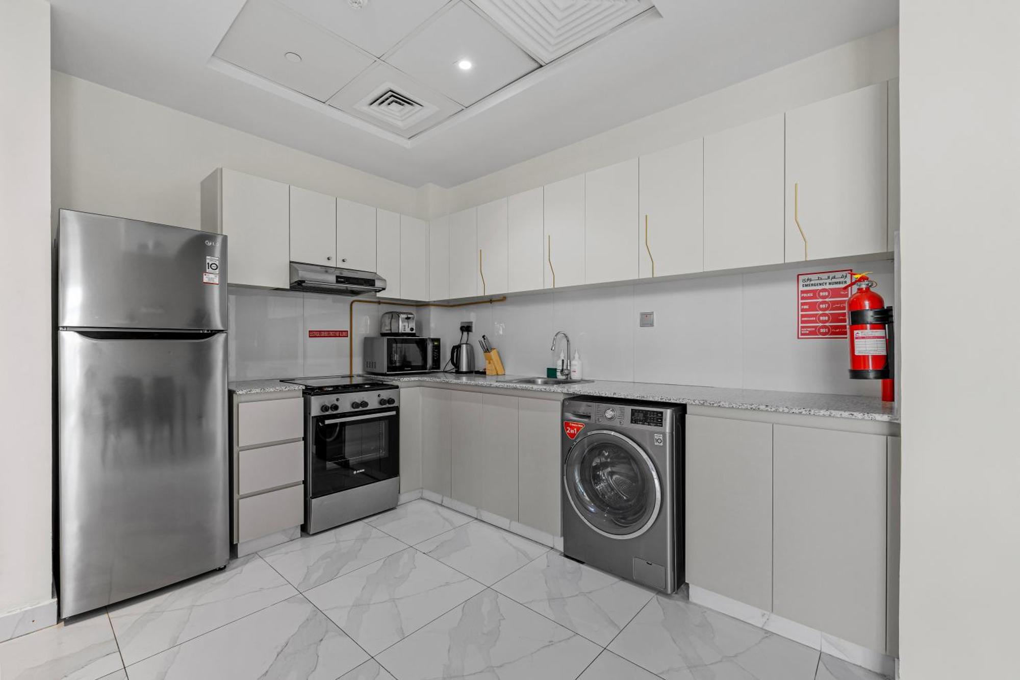 Unlock Waters Edge Apartment Дубай Екстериор снимка
