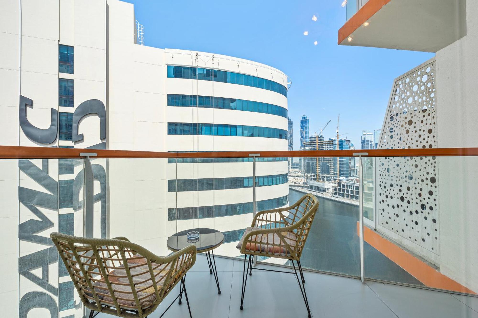 Unlock Waters Edge Apartment Дубай Екстериор снимка