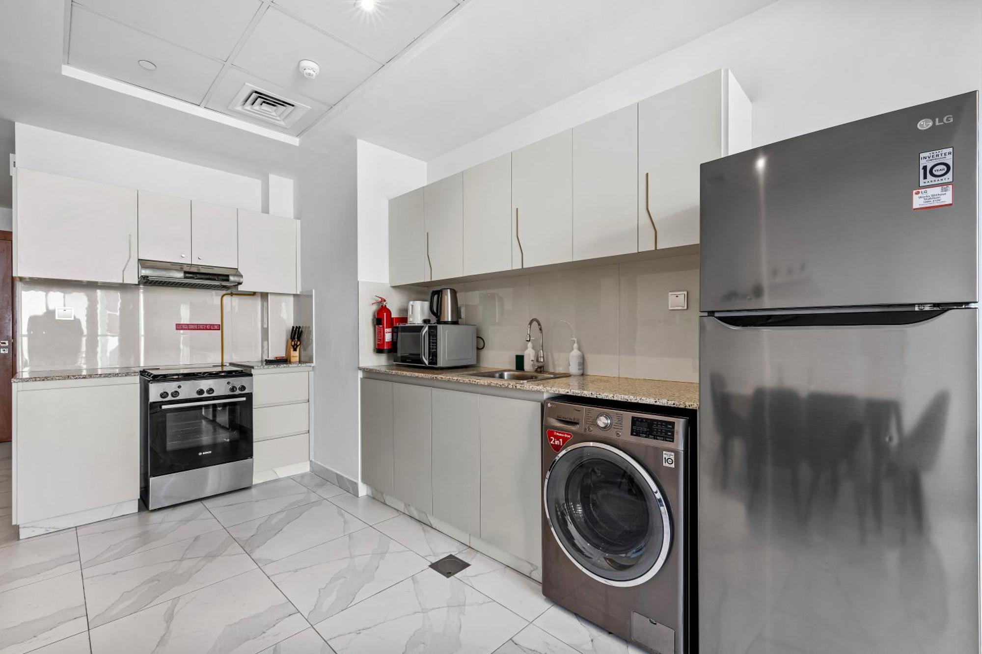 Unlock Waters Edge Apartment Дубай Екстериор снимка